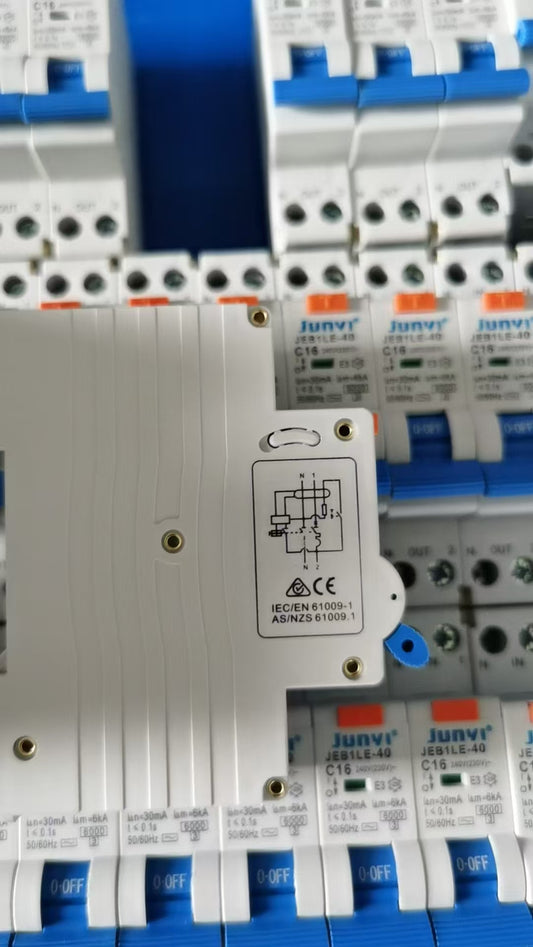 Leakage circuit breaker丨JEB1LE -40  C1P+N  16A