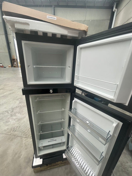 DOMETIC REFRIGERATOR RUA8408X丨230-240V 50-60Hz（Opened but not used）